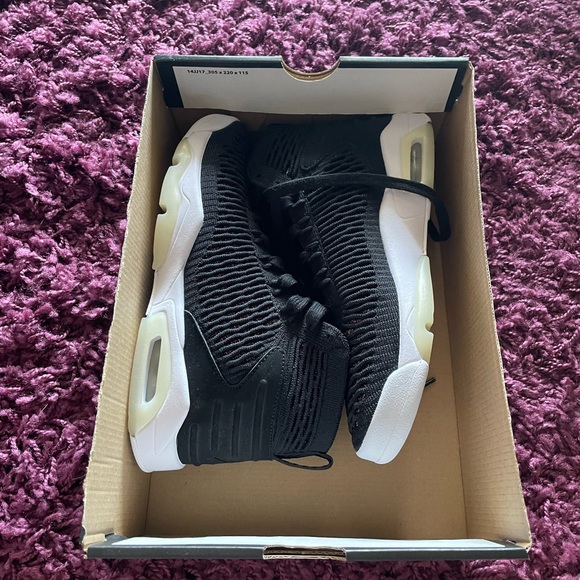 NIB Nike air Jordan’s flyknit 23s youth size 6 women’s size 7.5 black and red - Picture 4 of 15